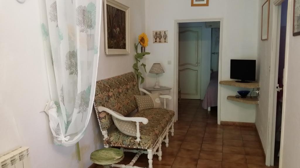 Mas De L'Ancienne Magnanerie Mallemort Exterior foto